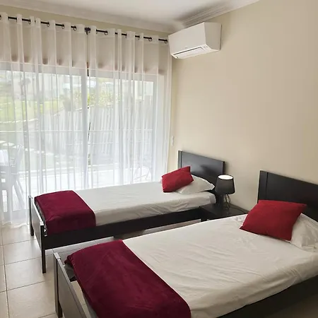 Albufeira, Piscine & Jardin, Tennis, A 1000 M De La Plage , 2 Chambres *